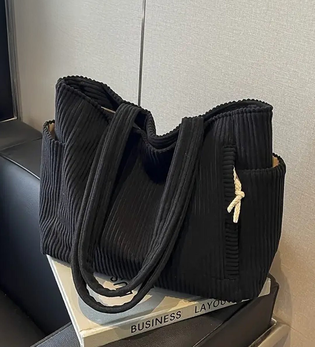 Tilda – Bolsa de mano acanalada con detalle de cordón